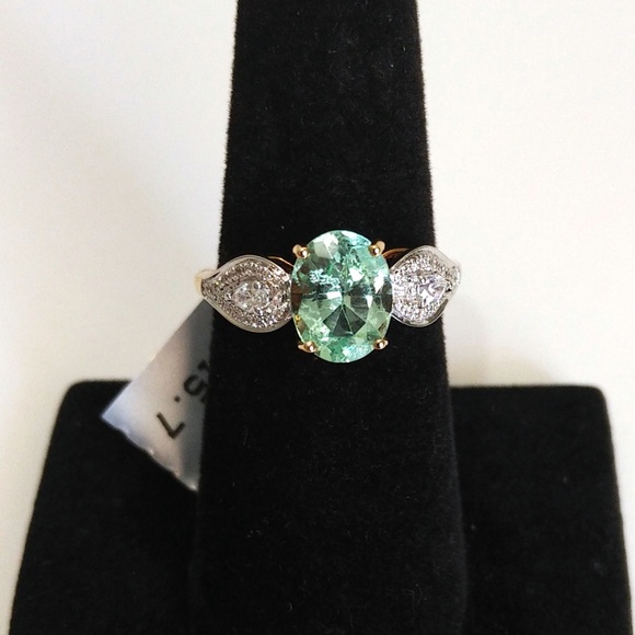 SOLD!! Genuine Emerald/Diamond Ring, 18K Gold - Picture 3 of 8